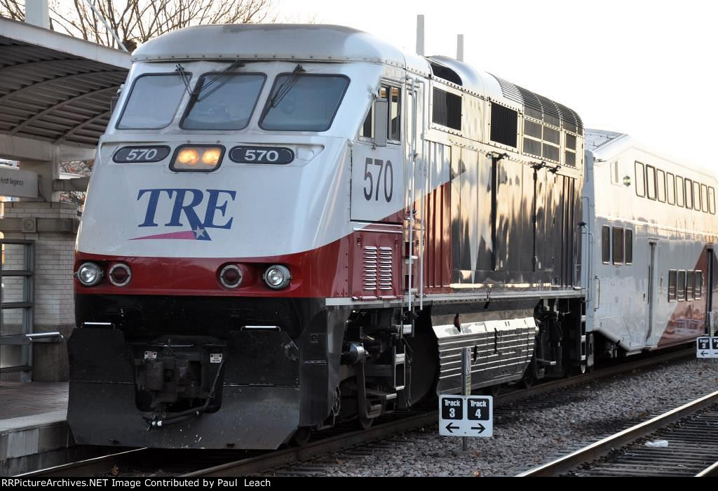 Commuter prepares to head west 